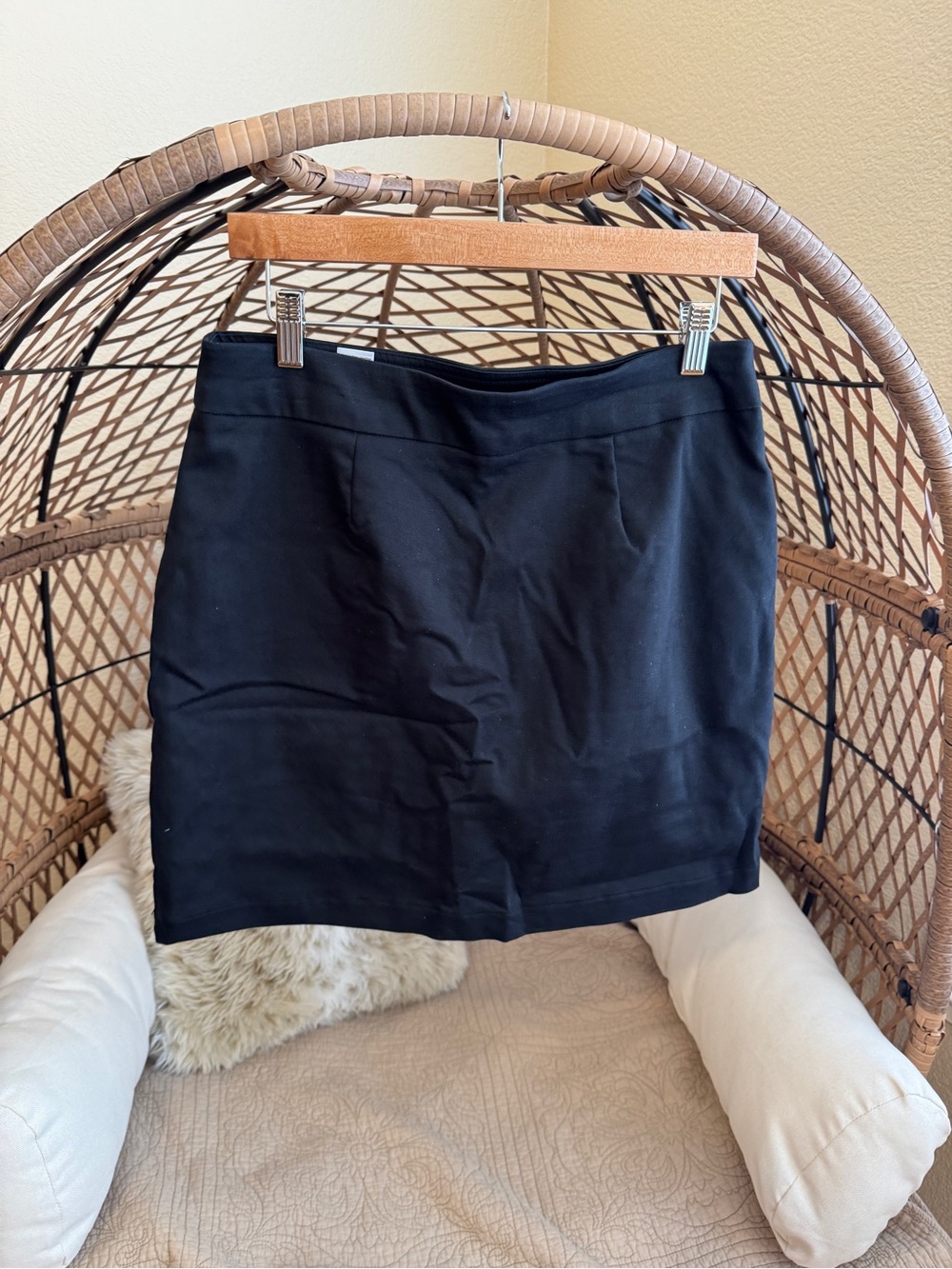 💙 Croft and Borrow Effortless Stretch Skort Black 6